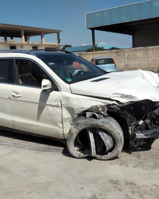 Mercedes GL 350 BlueTEC AMG Sport incidentata