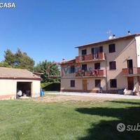 Soluzione immobiliare TRE appartamenti e annessi