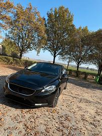 Volvo v40 Incidentata