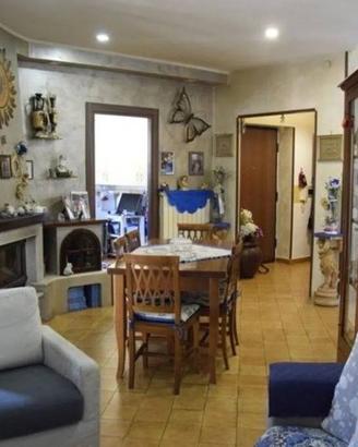 Appartamento di 110 m² con più di 5 locali e box a