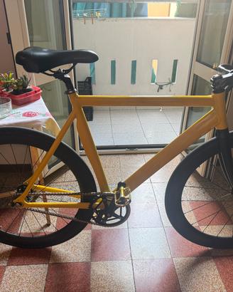 Bici da corsa pedata assistita 
