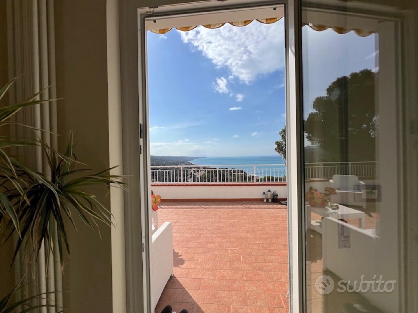 V764 Quercianella, Villa indipendente vista mare