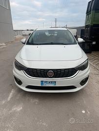 Fiat tipo 2017