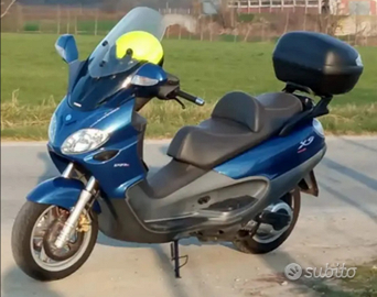 Scooter PIAGGIO X9