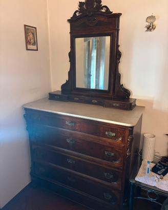 Mobile con specchio e cassetti del 1840