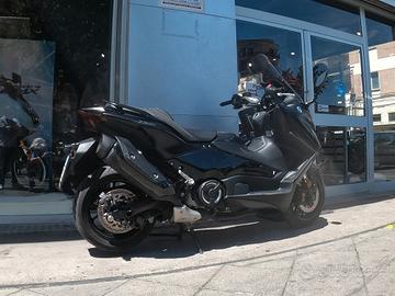Yamaha TMAX 560