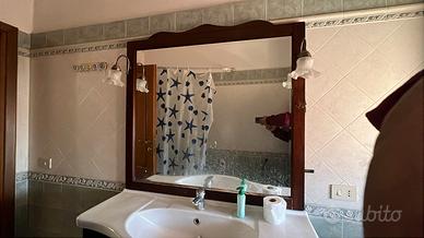 Bagno completo in legno massello con specchio  