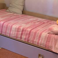 letto singolo con secondo letto e materassi