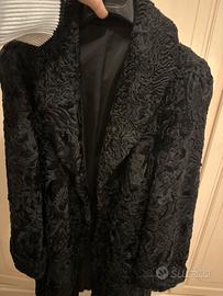 Cappotto lungo in vera pelliccia di Astrakan nero