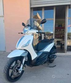 Beverly 350 ST ABS ASR 2015