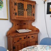 angoliera con vetrinetta