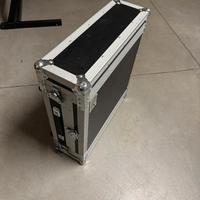 Flight case 2 unità rack con coperchio superiore