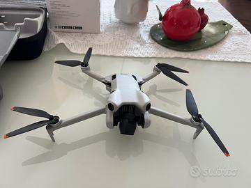 Dji mini 4 pro con Dji care attiva