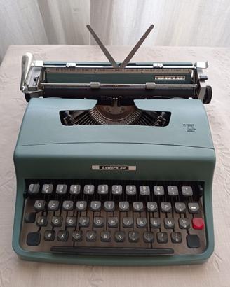 Macchina da scrivere Olivetti Lettera 32