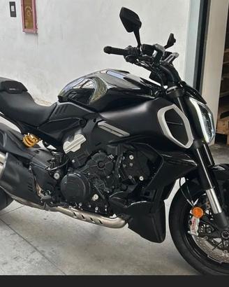Ducati DIAVEL V4