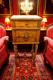 comodino francese"table de nuit" restaurato 800
