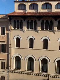 Palazzo / Stabile di 2500 m² a Roma