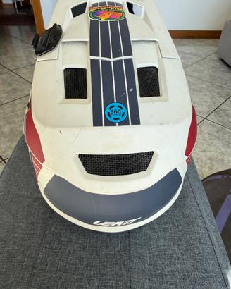 Casco downhill e maschera Fox .