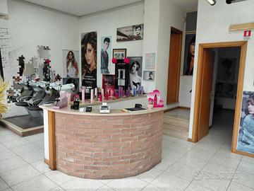 2 Vetrine a Guidonia Montecelio