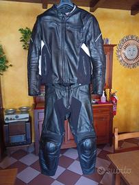 Giacca e pantaloni moto Dainese
