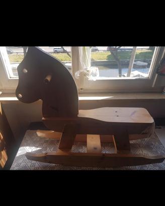 cavallo dondolo nuovo