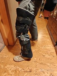 Tutore per ginocchio con immobilizzatore