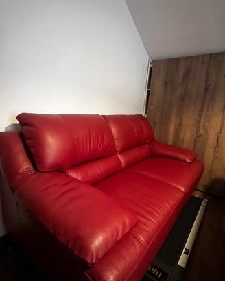 Divano  in pelle di Natuzzi . Pelle rosso cardinal