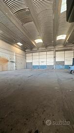 Pianotavola - capannone 360 mq e ampio piazzale