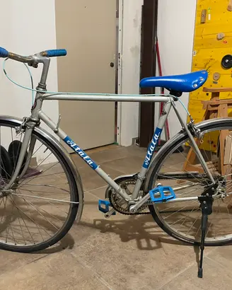 Bici da corsa vintage ‘80 Atala leva al telaio