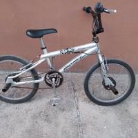 Bicicletta BMX freestyle con sterzo 360°