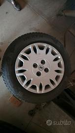 Cerchi in ferro più gomme nuove 14 lancia Y / 500