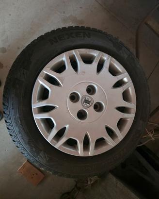Cerchi in ferro più gomme nuove 14 lancia Y / 500