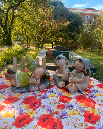Set Statuette / Gnomi Decorativi da Giardino in Te