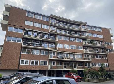 Immobile in asta di 134 m² con 4 locali e box auto