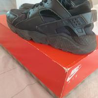 NIKE AIR HUARACHE