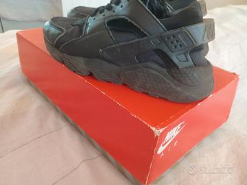 NIKE AIR HUARACHE