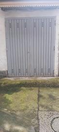 Garage libero per auto no suv