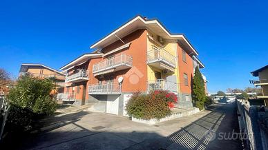 4 LOCALI A CRESCENTINO