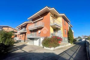 4 LOCALI A CRESCENTINO