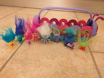 10 personaggi trolls con veicolo brucobus