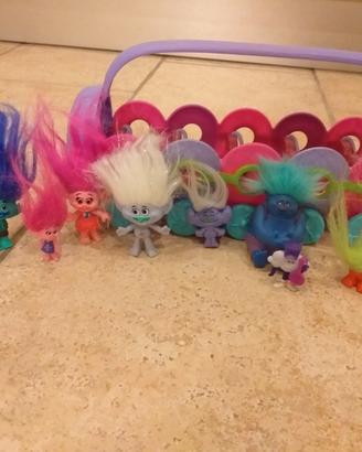 10 personaggi trolls con veicolo brucobus