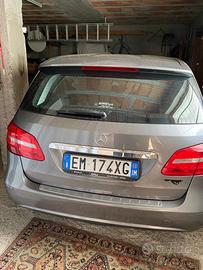 Mercedes  B Klasse D 2012 km 81400 € 8600 come nuo