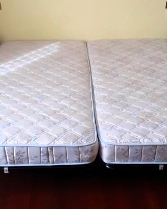 Due basi letto 100×200 cm a doghe + 2 materassi