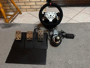 Volante Mars Gaming con pedaliera e cambio