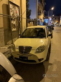 Lancia ypsilon