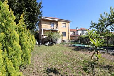 PORZIONE DI BIFAMILIARE A RHO