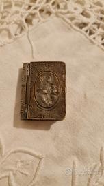 antico portarosario in metallo  a libro