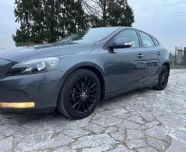 Volvo V40 D2 1.6 Summum