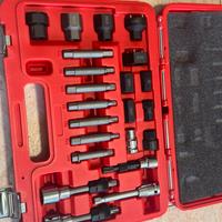 Attrezzatura per smontaggio puleggia alternatore