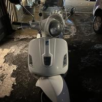 Vespa 300 gts